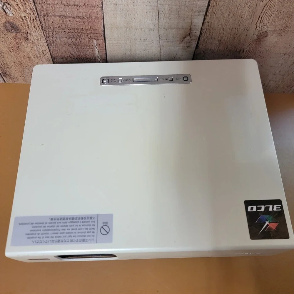 Sony VPL-CX76 2500 Lumns 1024x769 XGA Portable Projector *No  cords*untested